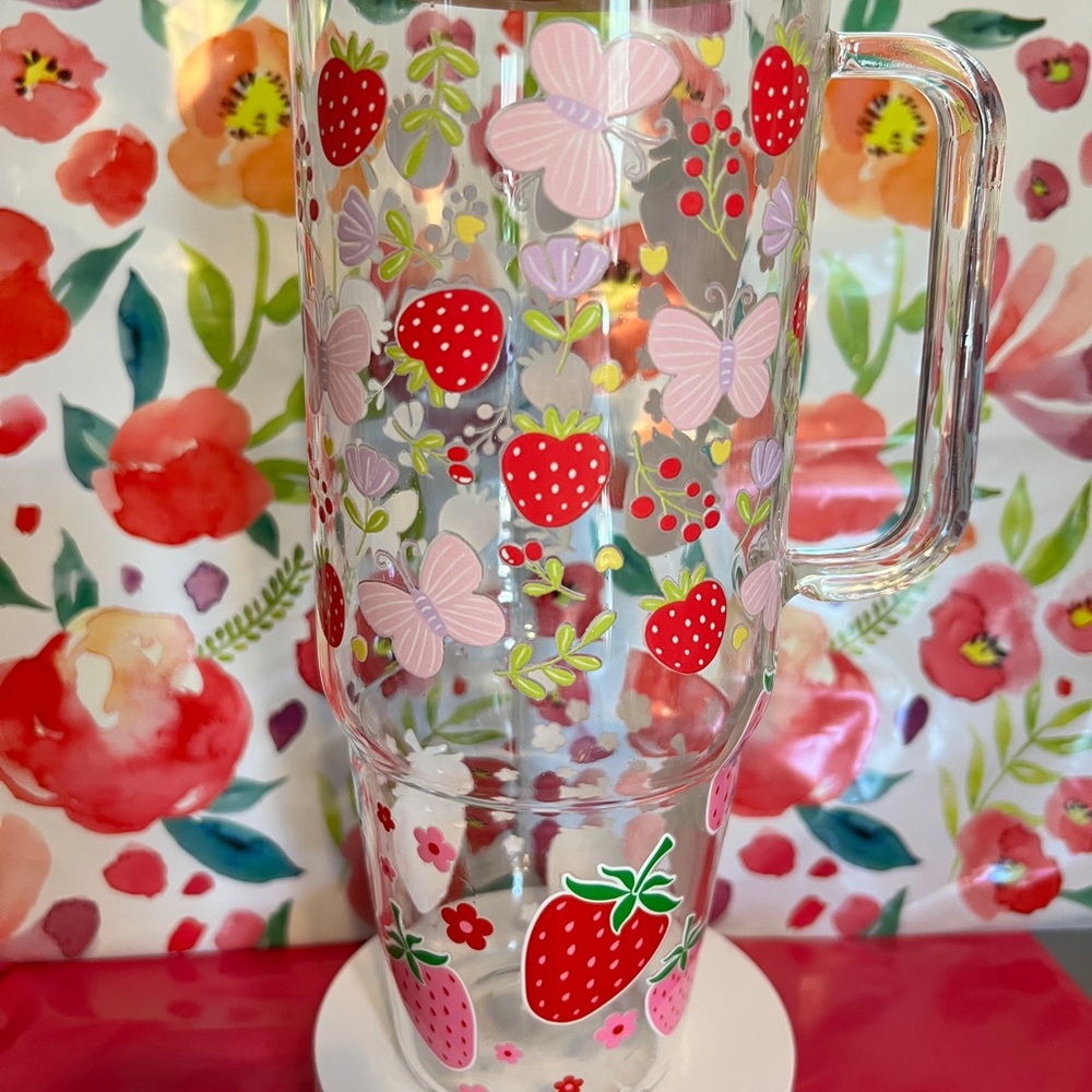 Strawberry and Butterfly Glass tumbler 40oz